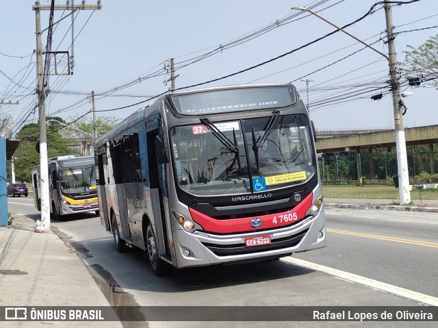 Pêssego Transportes 4 7605 na cidade de São Paulo, São Paulo, Brasil, por Rafael Lopes de Oliveira. Número da foto: #9292134.