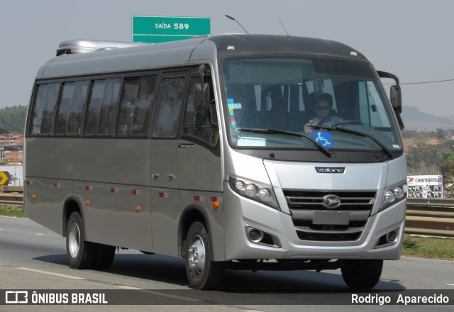 Ônibus Particulares 0000 na cidade de Carmópolis de Minas, Minas Gerais, Brasil, por Rodrigo  Aparecido. Número da foto: #9294219.