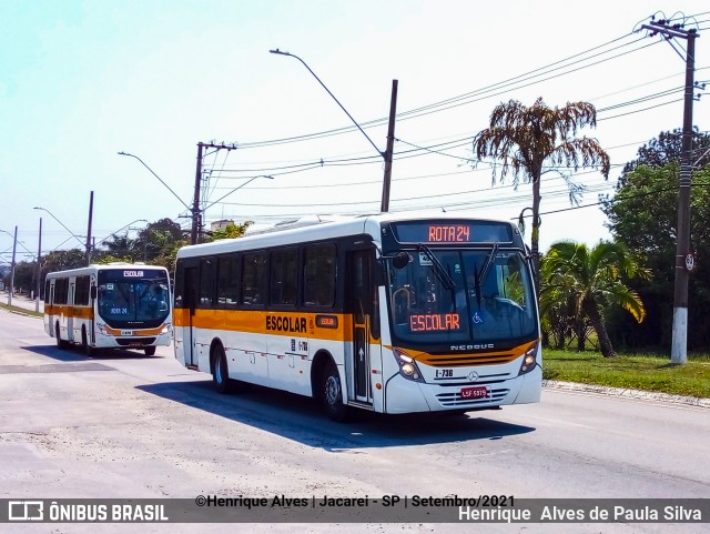 Viação Jacareí E-736 na cidade de Jacareí, São Paulo, Brasil, por Henrique Alves de Paula Silva. ID da foto: 9295634.