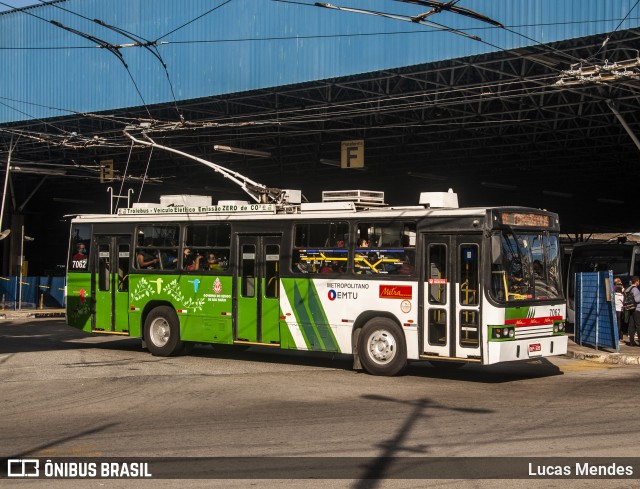 Metra - Sistema Metropolitano de Transporte 7062 na cidade de São Paulo, São Paulo, Brasil, por Lucas Mendes. ID da foto: 9300972.