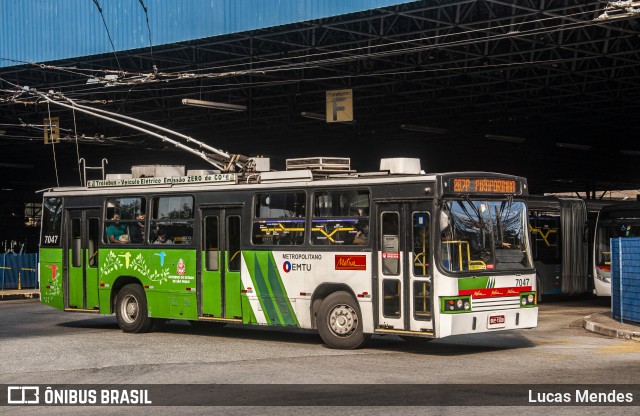 Metra - Sistema Metropolitano de Transporte 7047 na cidade de São Paulo, São Paulo, Brasil, por Lucas Mendes. ID da foto: 9301271.