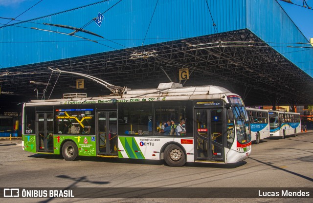 Metra - Sistema Metropolitano de Transporte 7207 na cidade de São Paulo, São Paulo, Brasil, por Lucas Mendes. Número da foto: #9301402.