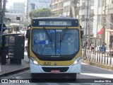 Empresa Metropolitana 820 na cidade de Recife, Pernambuco, Brasil, por Jonathan Silva. Número da foto: #:id.
