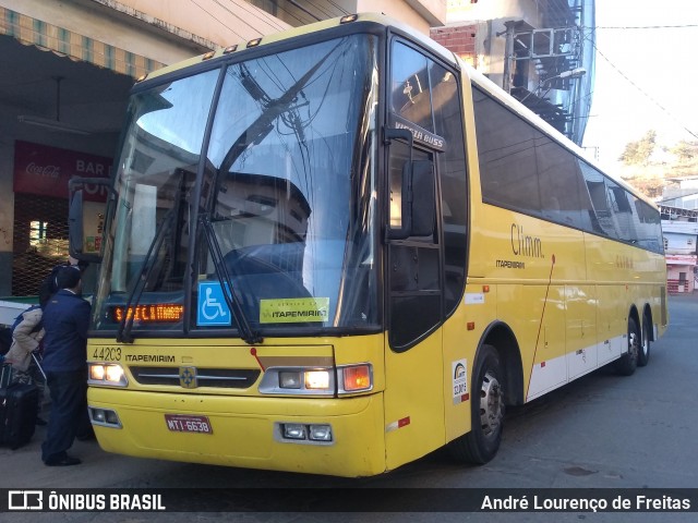 Viação Itapemirim 44203 na cidade de Inhapim, Minas Gerais, Brasil, por André Lourenço de Freitas. ID da foto: 9303967.