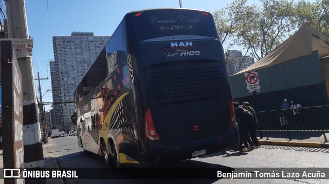 Buses Rios 350 na cidade de Estación Central, Santiago, Metropolitana de Santiago, Chile, por Benjamín Tomás Lazo Acuña. Número da foto: #9304866.