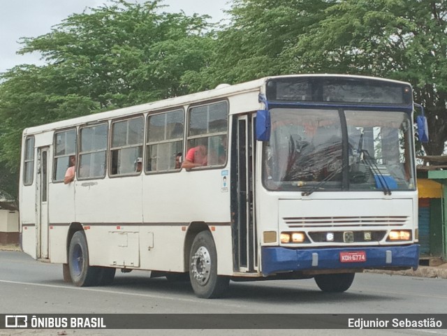 Ônibus Particulares 6774 na cidade de Nazaré da Mata, Pernambuco, Brasil, por Edjunior Sebastião. Número da foto: #9311268.