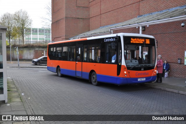 Centrebus 649 na cidade de Welwyn Garden City, Hertfordshire, Inglaterra, por Donald Hudson. Número da foto: #9232876.