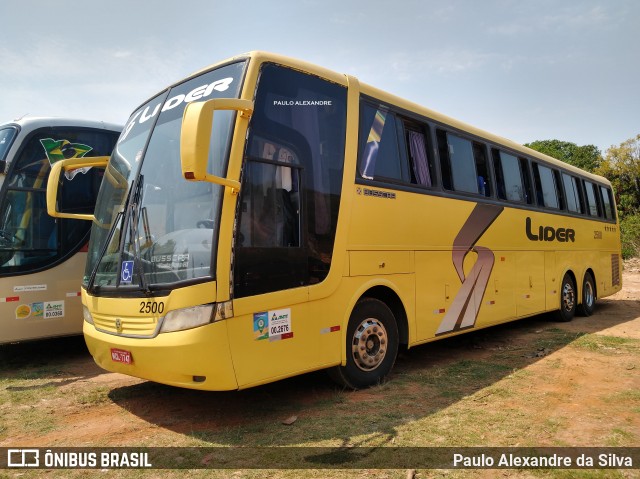 Líder Turismo 2500 na cidade de Tiradentes, Minas Gerais, Brasil, por Paulo Alexandre da Silva. ID da foto: 9322734.