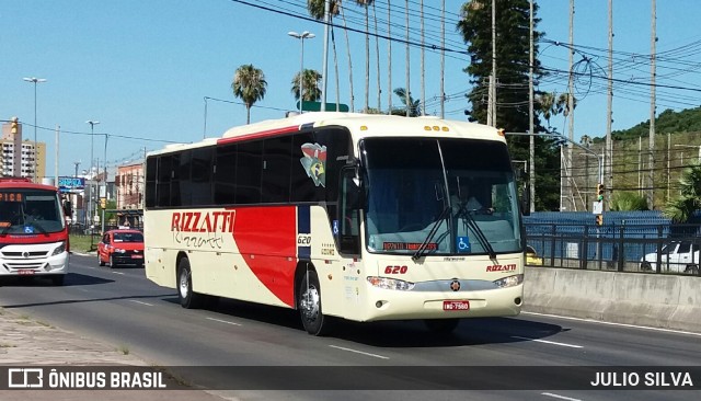 Transportes Rizzatti 620 na cidade de Porto Alegre, Rio Grande do Sul, Brasil, por JULIO SILVA. Número da foto: #9237351.