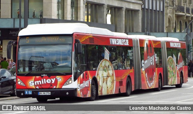 Hamburger Hochbahn AG - HHA 8704 na cidade de Hamburg, Hamburg, Alemanha, por Leandro Machado de Castro. Número da foto: #9236504.