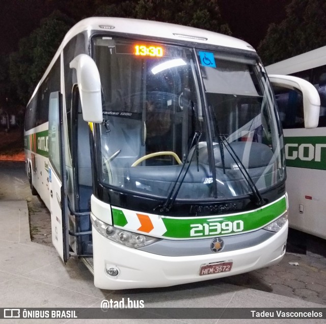 Empresa Gontijo de Transportes 21390 na cidade de Governador Valadares, Minas Gerais, Brasil, por Tadeu Vasconcelos. ID da foto: 9237835.