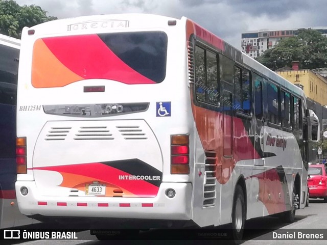 TUAN RL 25 na cidade de Catedral, San José, San José, Costa Rica, por Daniel Brenes. Número da foto: #9238103.