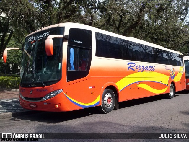 Rizzatti Turismo 3040 na cidade de Porto Alegre, Rio Grande do Sul, Brasil, por JULIO SILVA. Número da foto: #9237803.