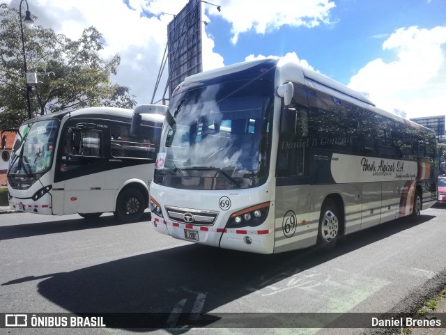 Hermanos Alpizar 69 na cidade de Catedral, San José, San José, Costa Rica, por Daniel Brenes. ID da foto: 9238094.