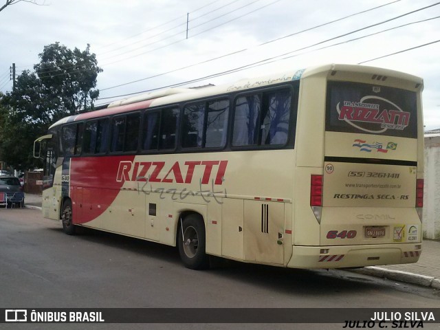 Transportes Rizzatti 640 na cidade de Esteio, Rio Grande do Sul, Brasil, por JULIO SILVA. Número da foto: #9237842.