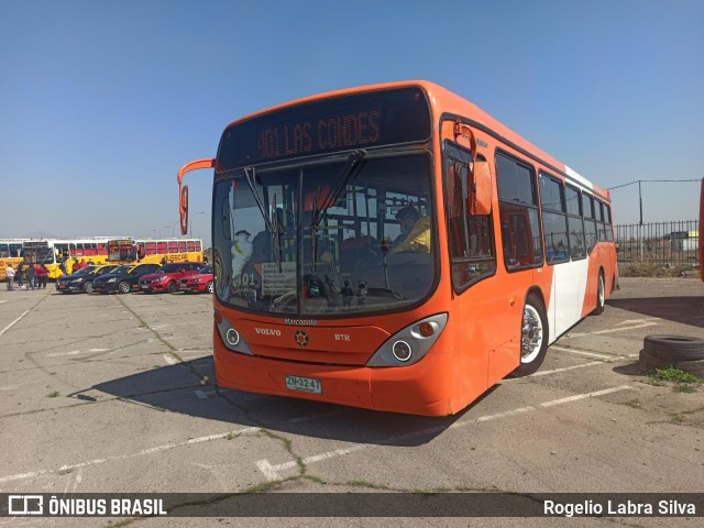 Ônibus Particulares ZN3247 na cidade de Santiago, Santiago, Metropolitana de Santiago, Chile, por Rogelio Labra Silva. Número da foto: #9245865.